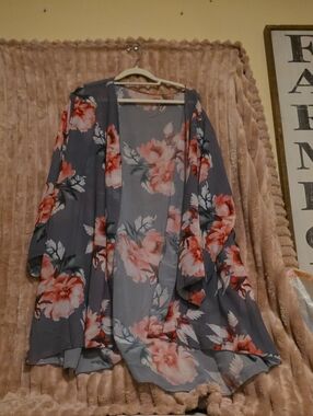 Floral Sheer Kimono Cardigan - Gray with Peach Blooms